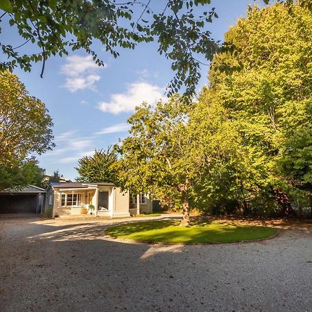 Hop, Skip And Jump To The Lake - Te Anau House Esterno foto
