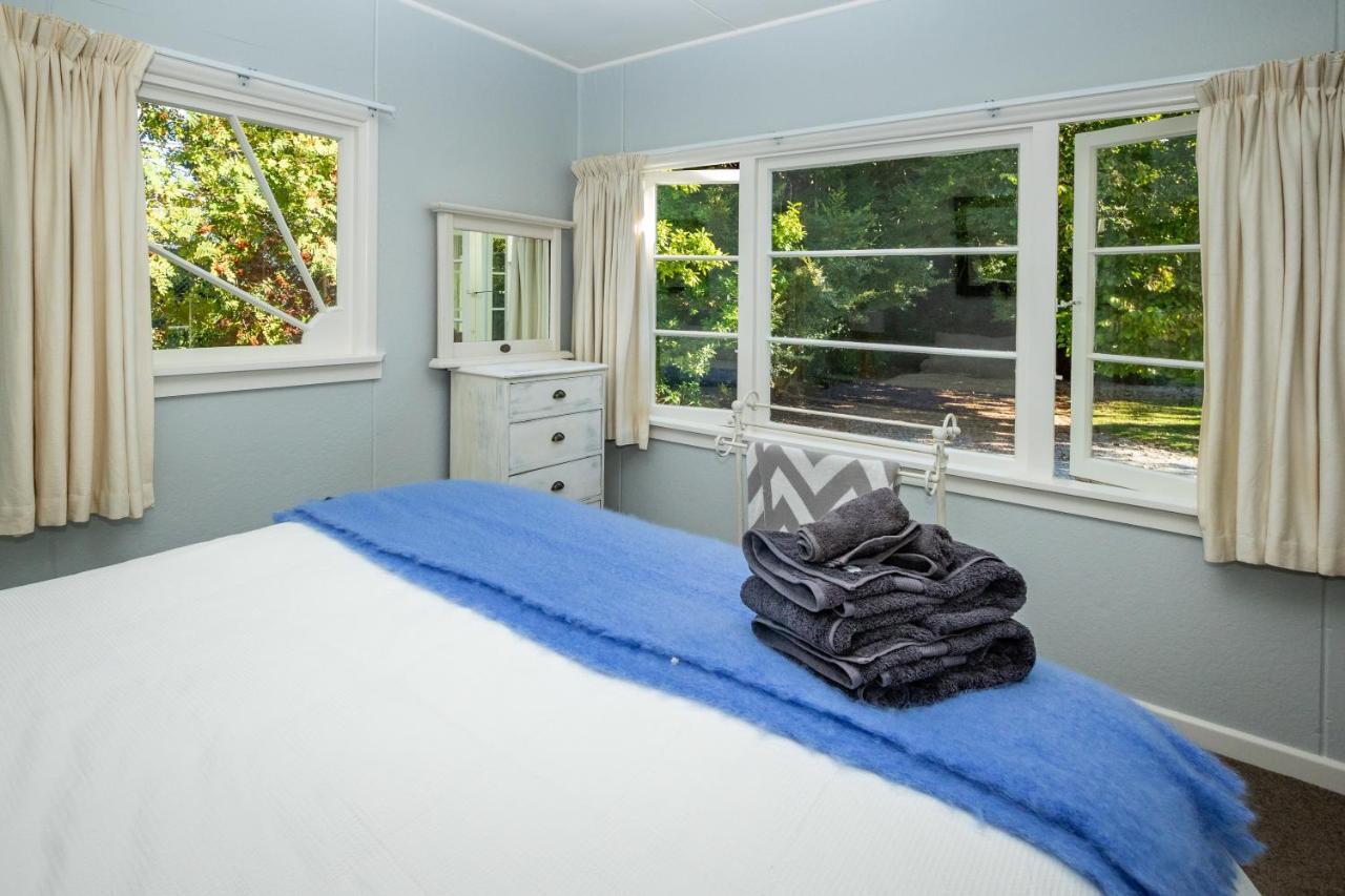 Hop, Skip And Jump To The Lake - Te Anau House Esterno foto