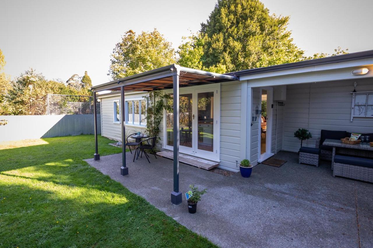 Hop, Skip And Jump To The Lake - Te Anau House Esterno foto