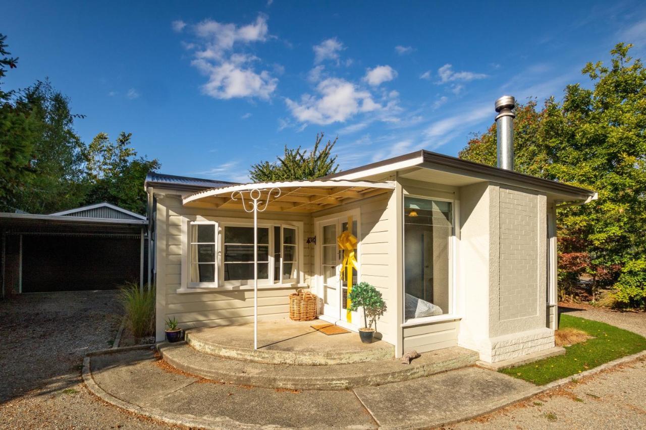 Hop, Skip And Jump To The Lake - Te Anau House Esterno foto
