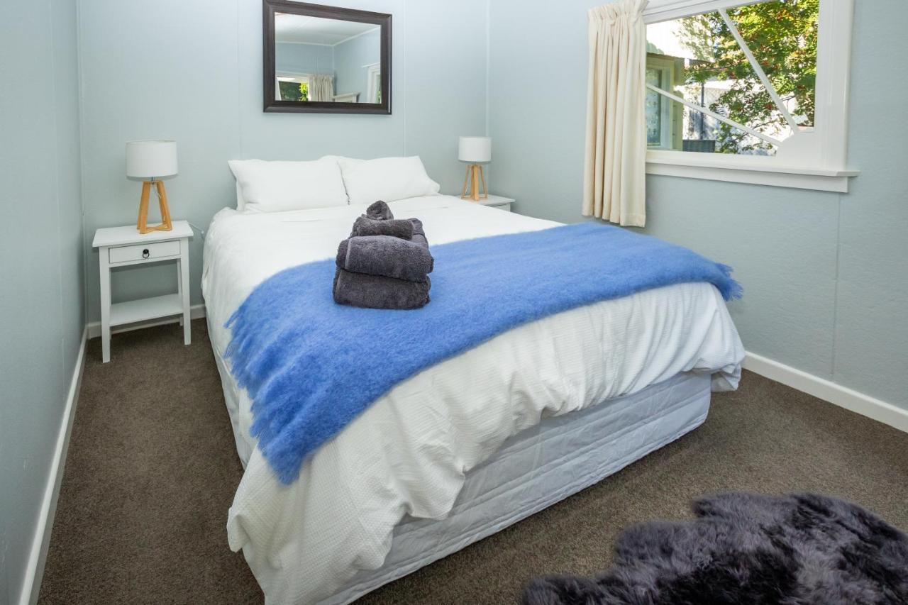 Hop, Skip And Jump To The Lake - Te Anau House Esterno foto