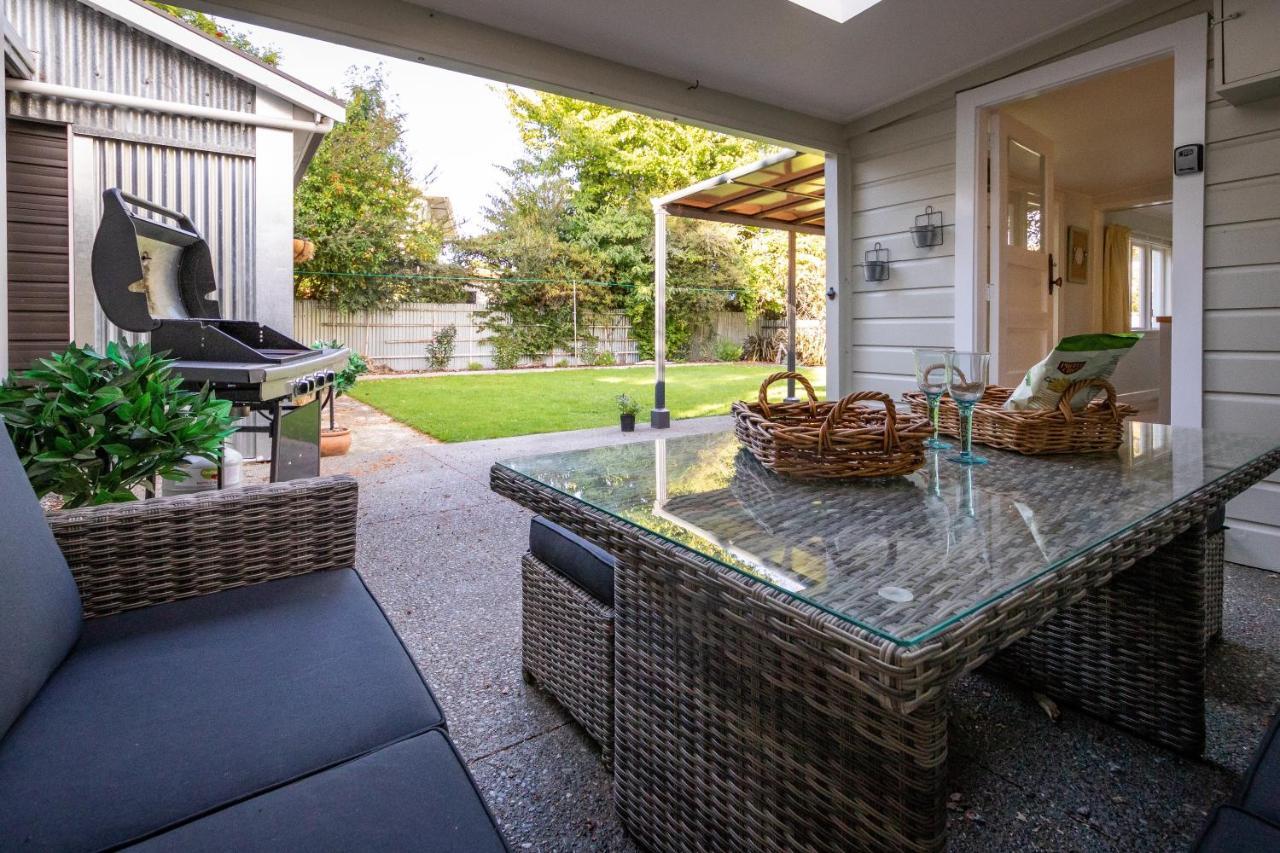 Hop, Skip And Jump To The Lake - Te Anau House Esterno foto